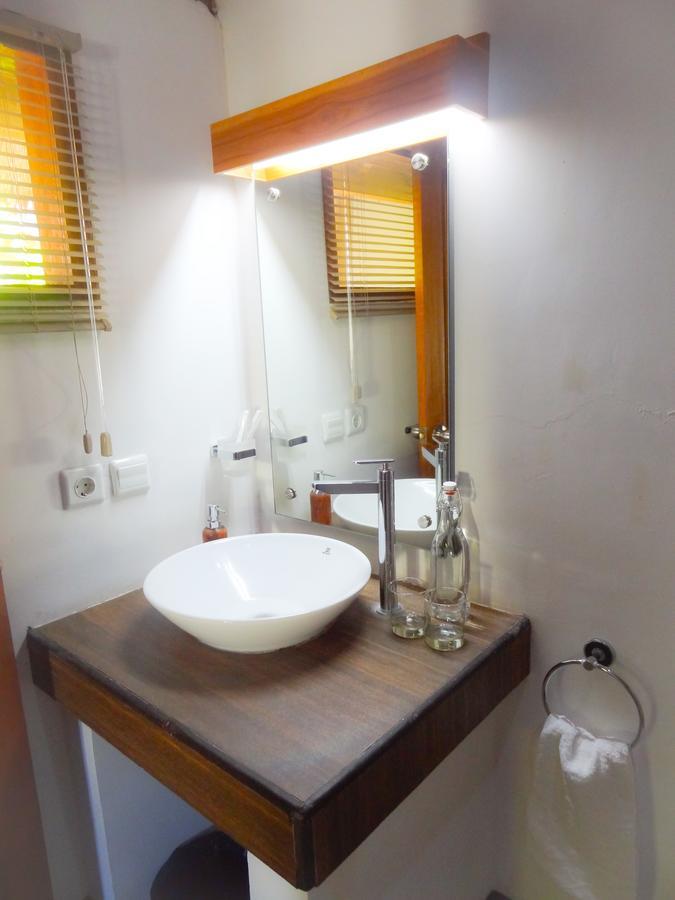 Teras Lombok Bungalow Senggigi Bagian luar foto