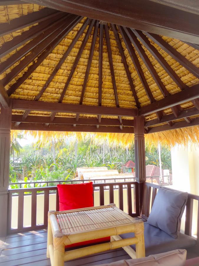 Teras Lombok Bungalow Senggigi Bagian luar foto